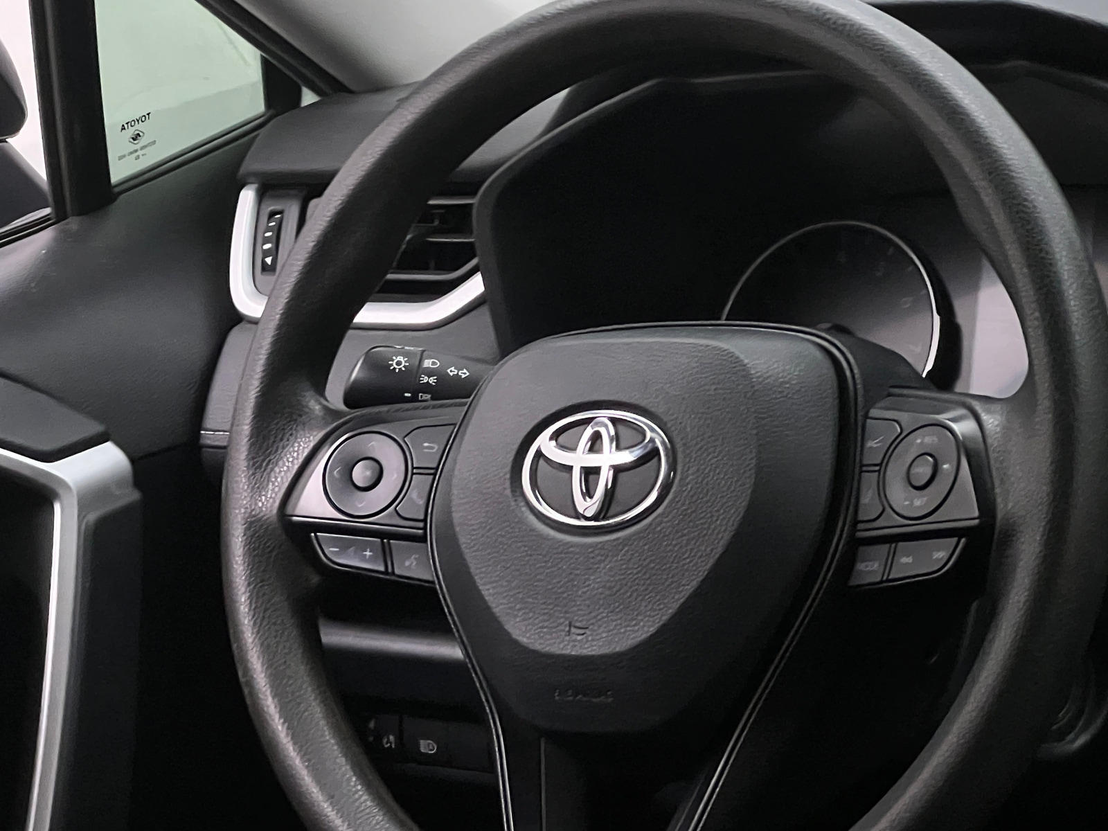 Thumbnail: 2022 Toyota RAV4 - 5