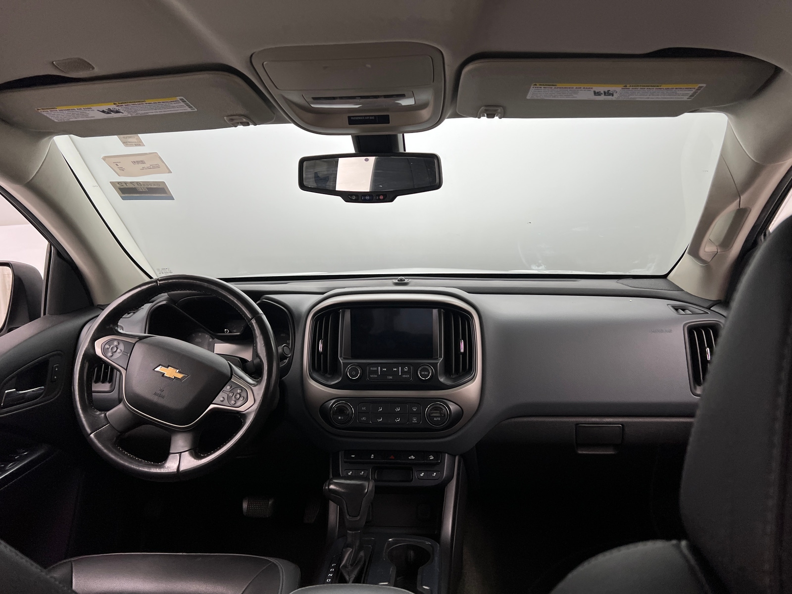 Thumbnail: 2017 Chevrolet Colorado - 3
