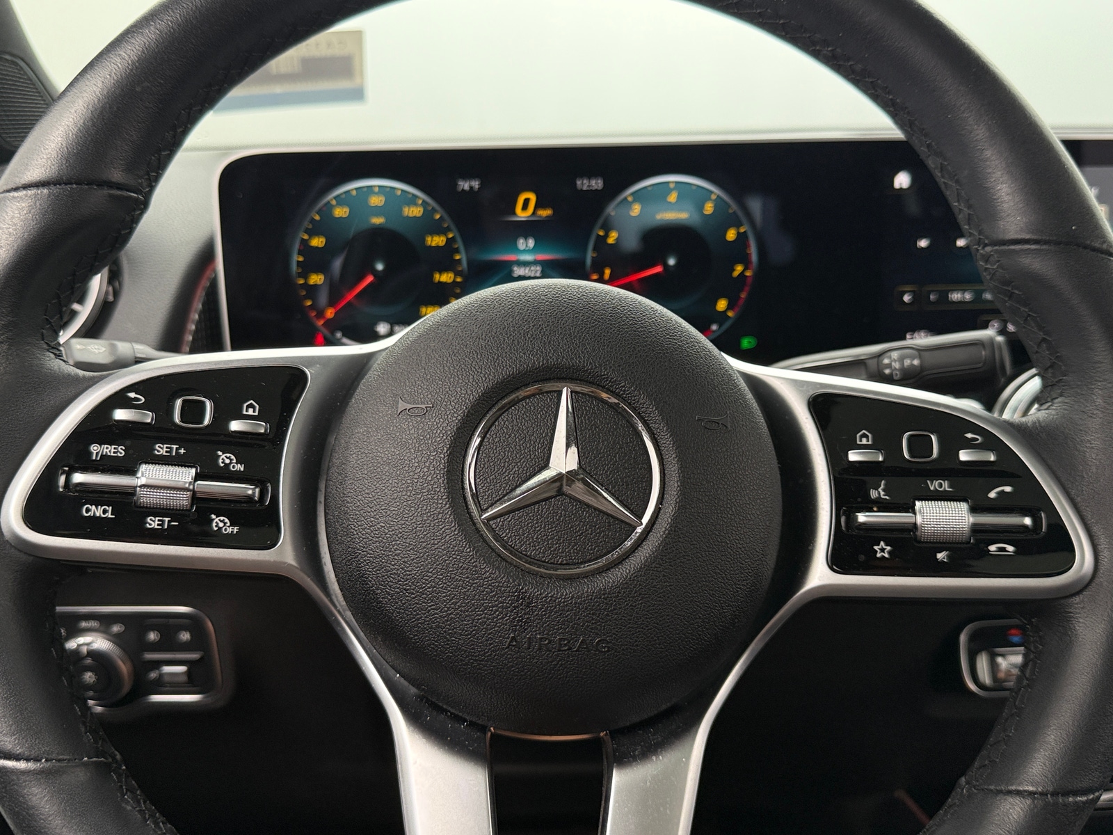 Thumbnail: 2020 Mercedes-Benz GLB - 4