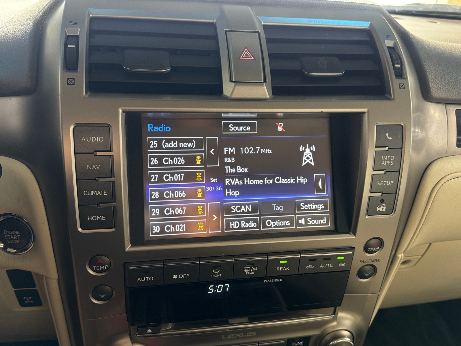 Thumbnail: 2018 Lexus GX - 4