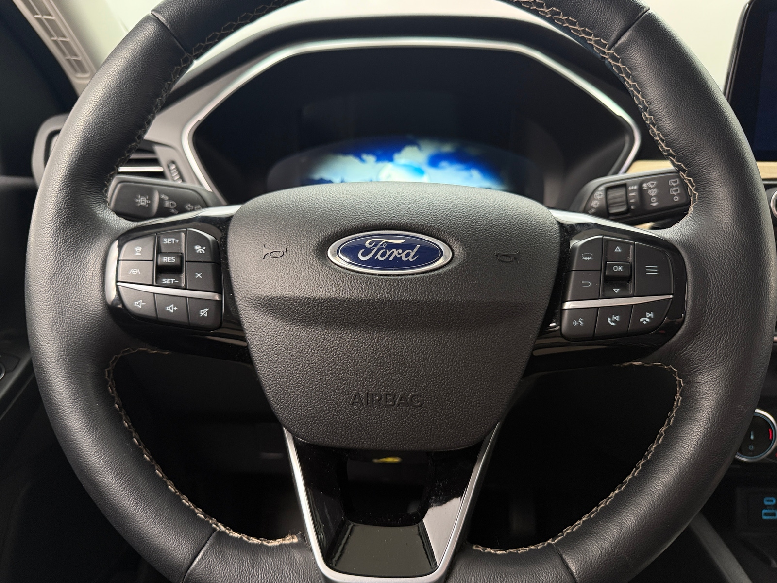 Thumbnail: 2022 Ford Escape - 4