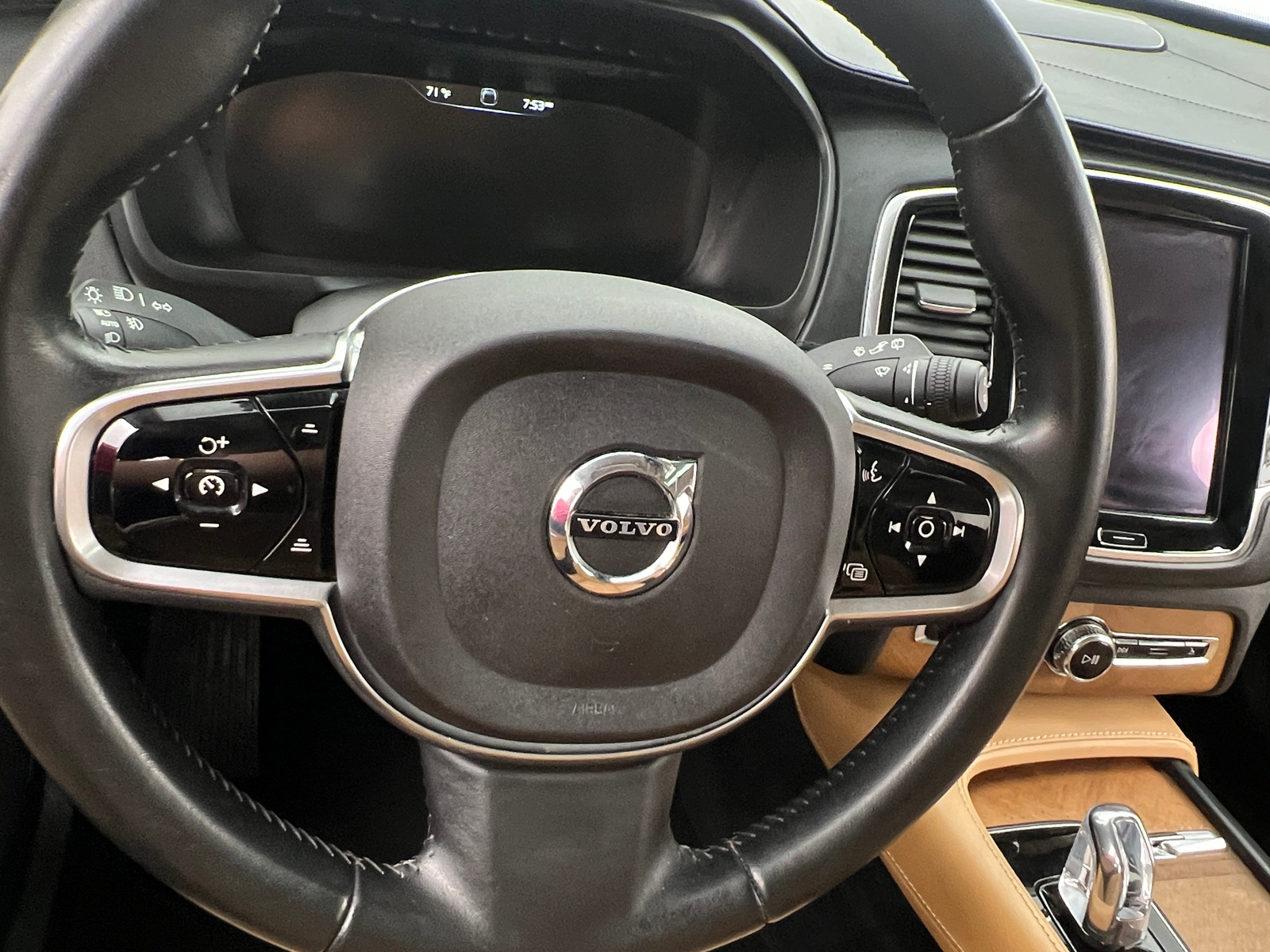 Thumbnail: 2016 Volvo XC90 - 4
