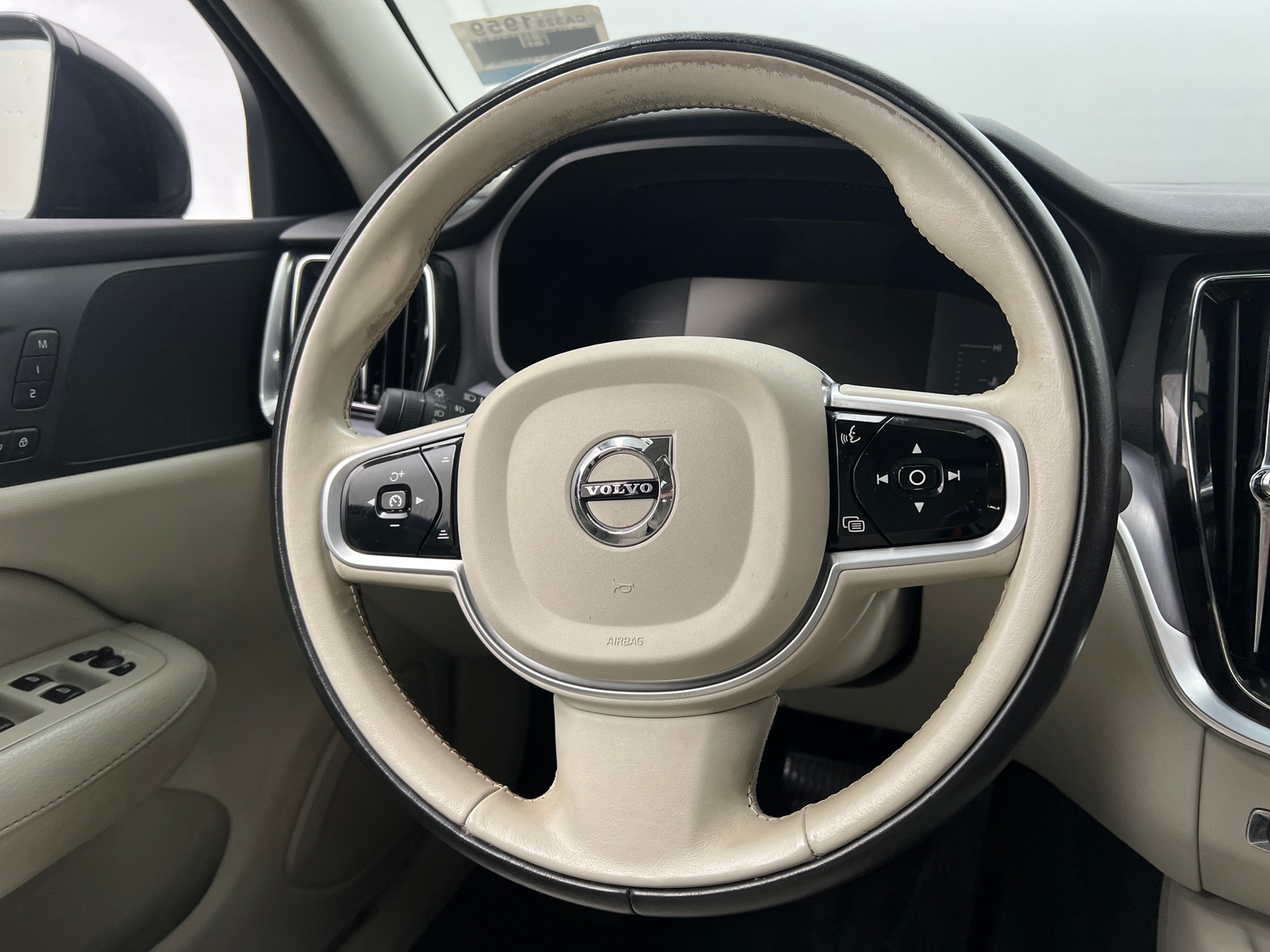 Thumbnail: 2019 Volvo S60 - 4