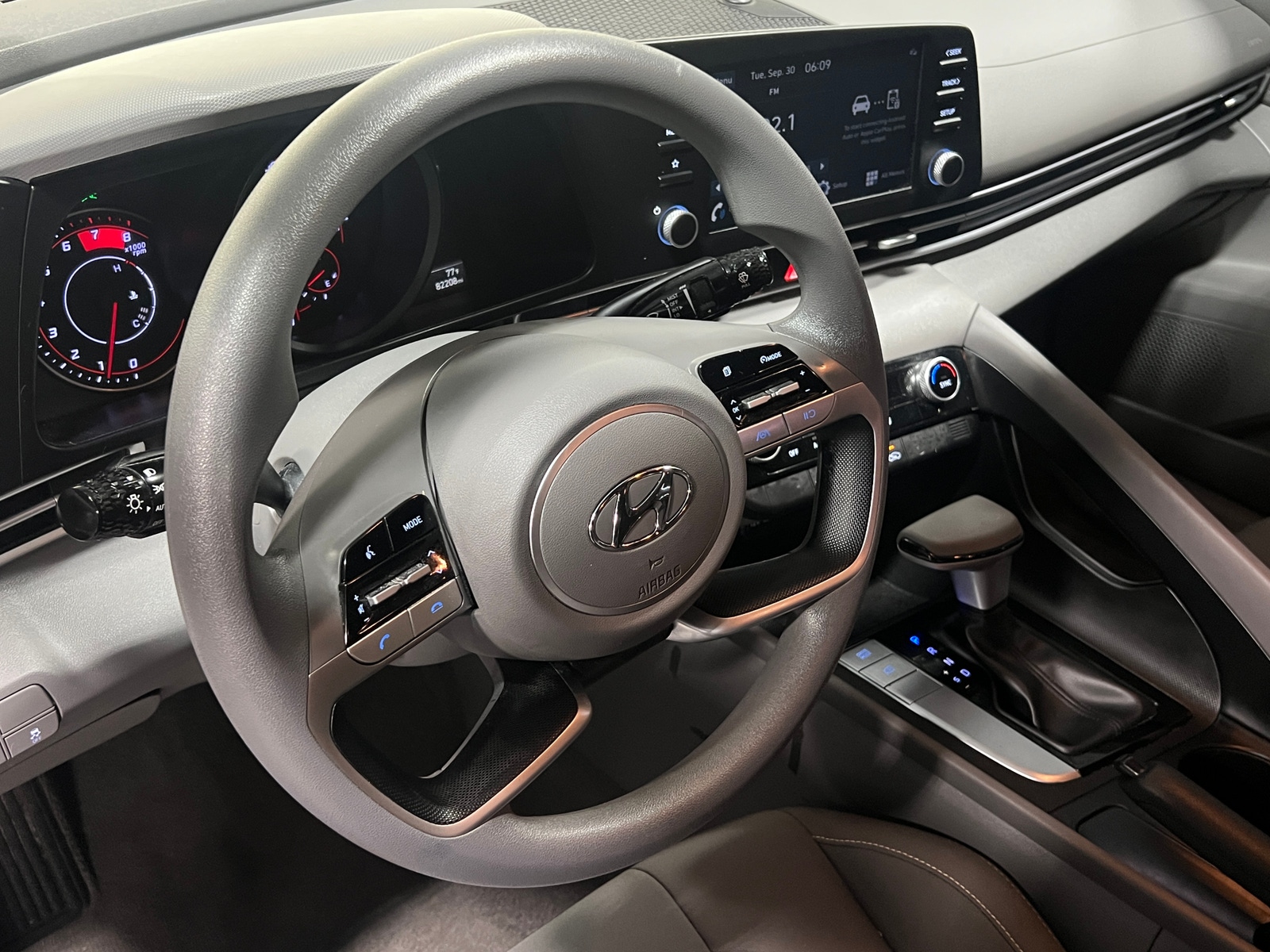 Thumbnail: 2023 Hyundai Elantra - 5