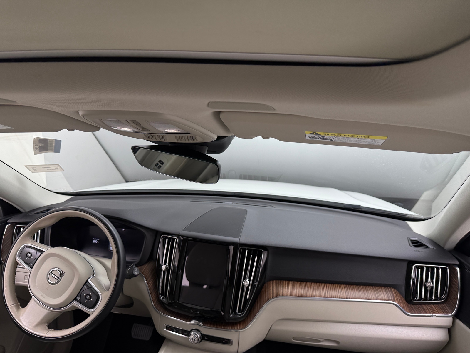 Thumbnail: 2022 Volvo XC60 - 2