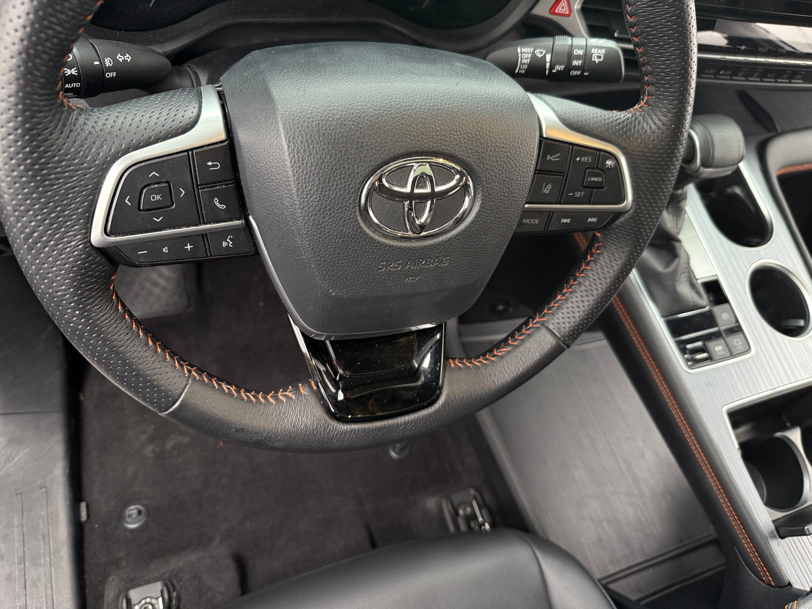 Thumbnail: 2021 Toyota Sienna - 4