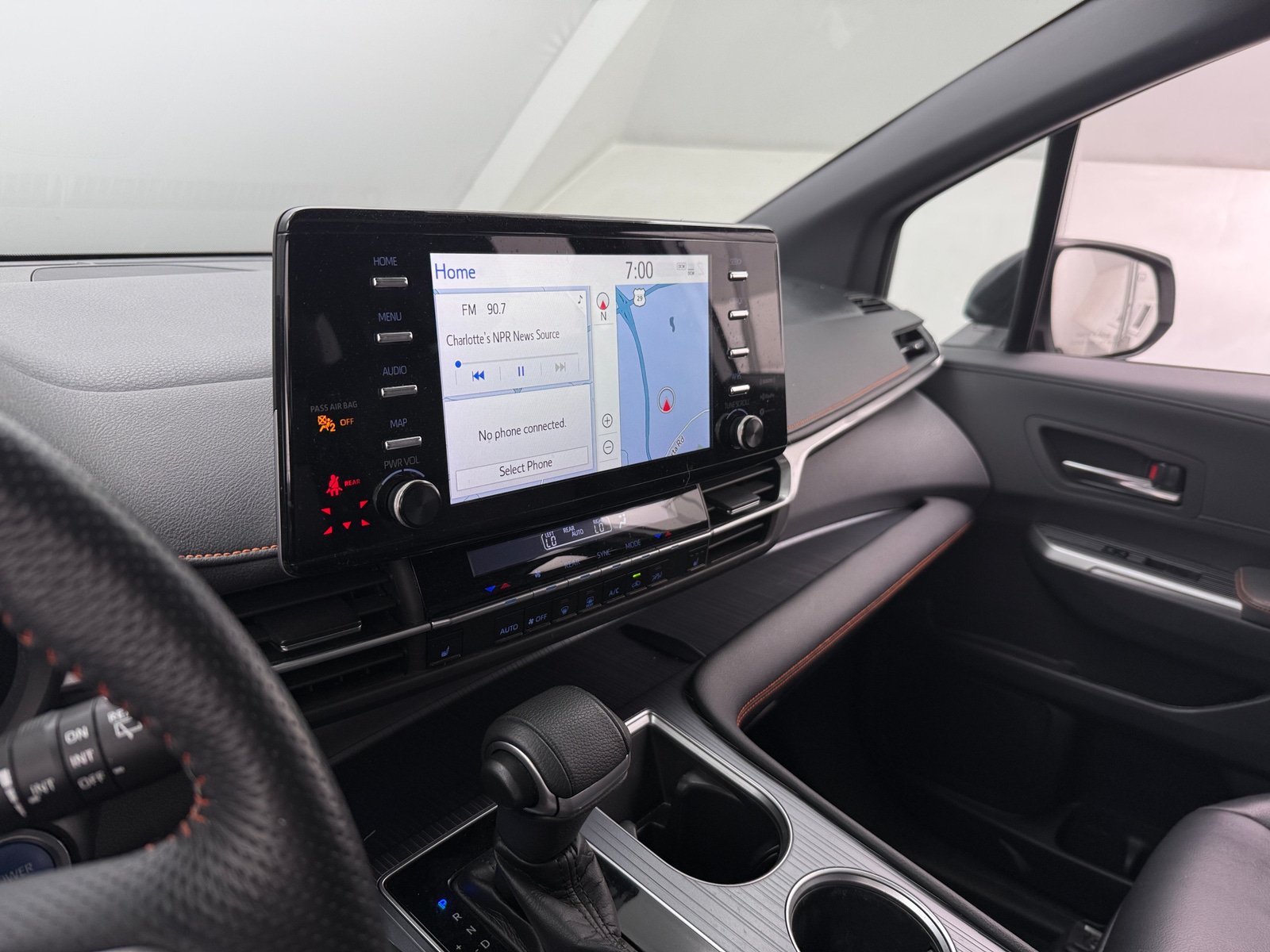 Thumbnail: 2021 Toyota Sienna - 3