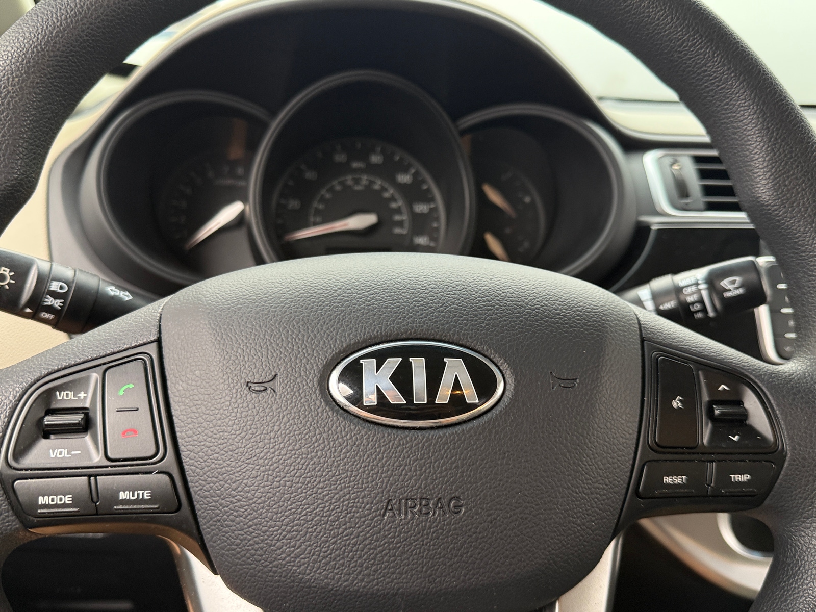 Thumbnail: 2017 Kia Rio - 5