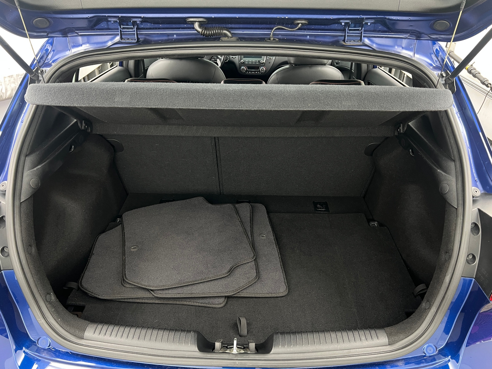 Thumbnail: 2017 Kia Forte - 6