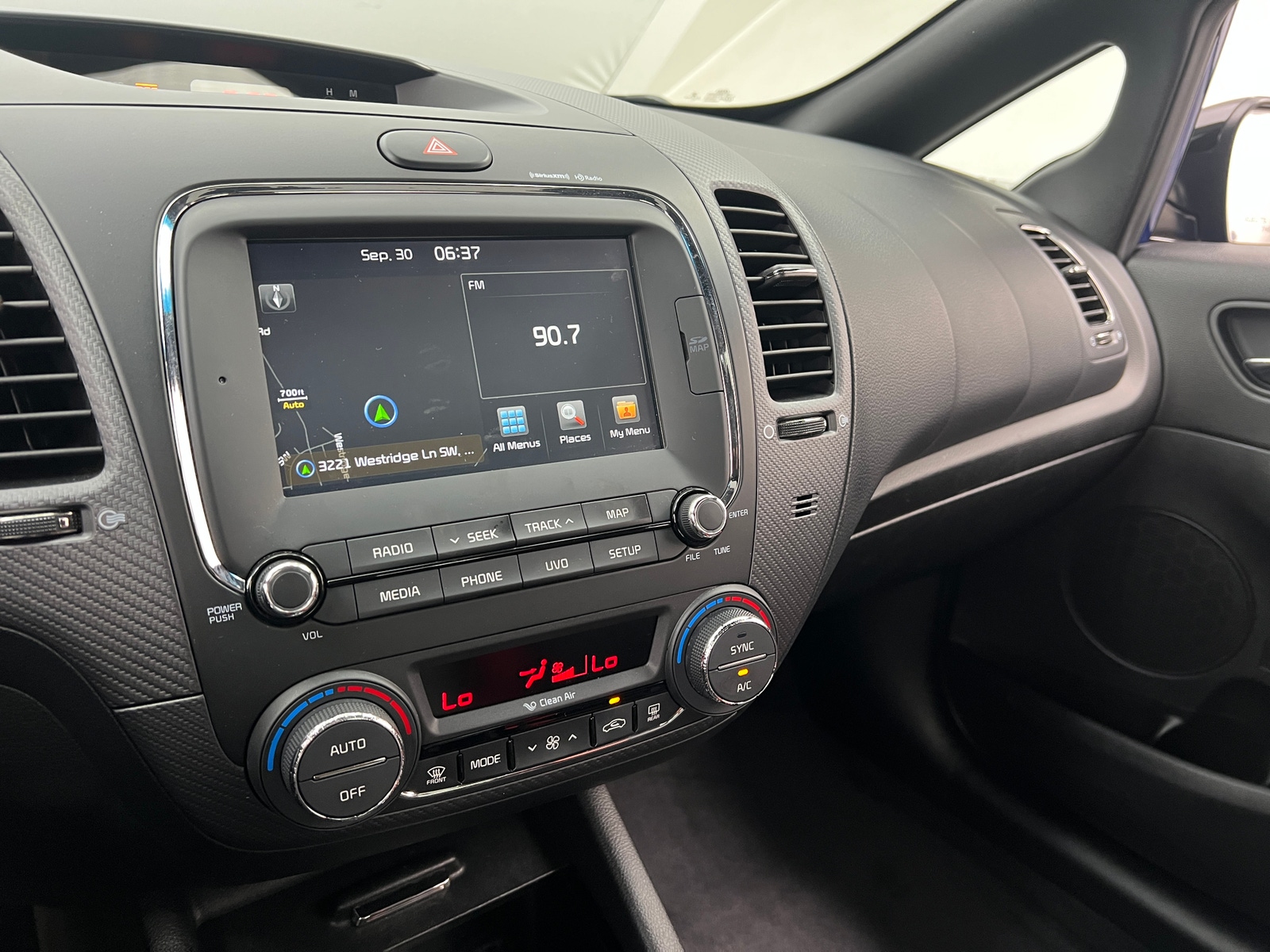 Thumbnail: 2017 Kia Forte - 3
