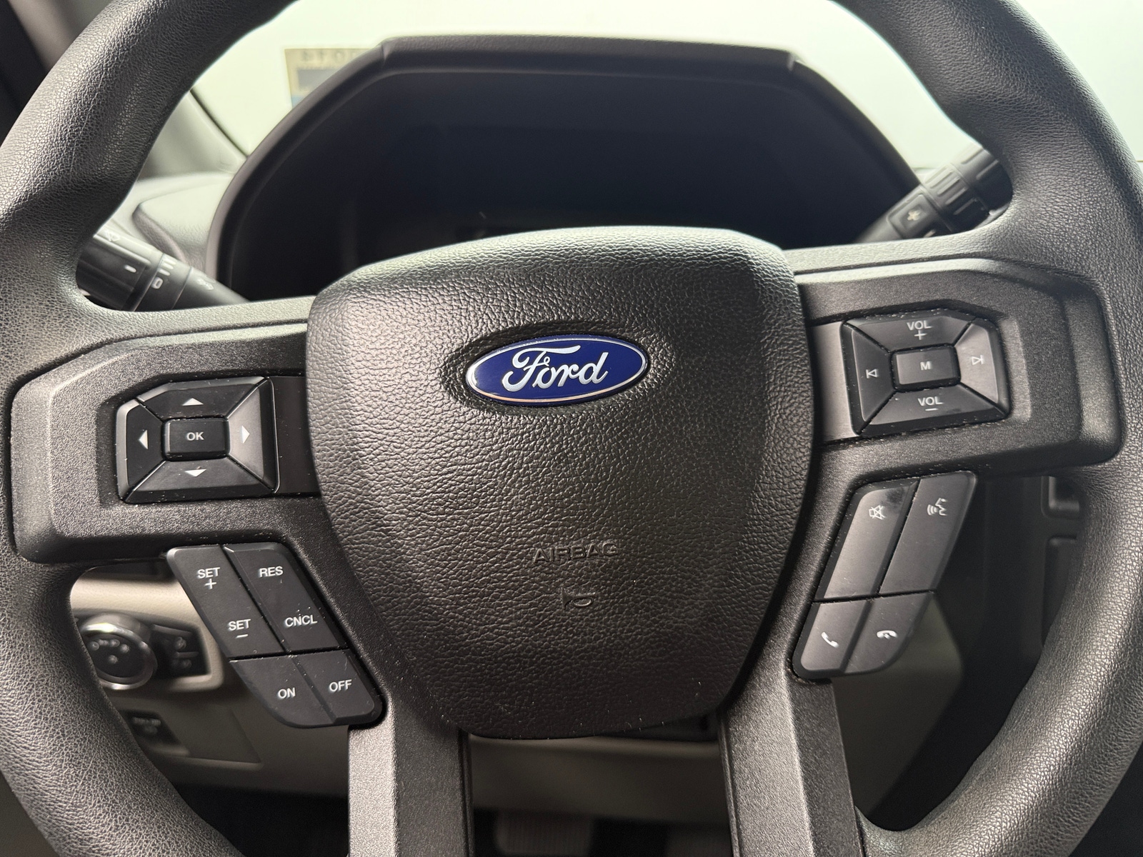 Thumbnail: 2018 Ford Econoline - 5