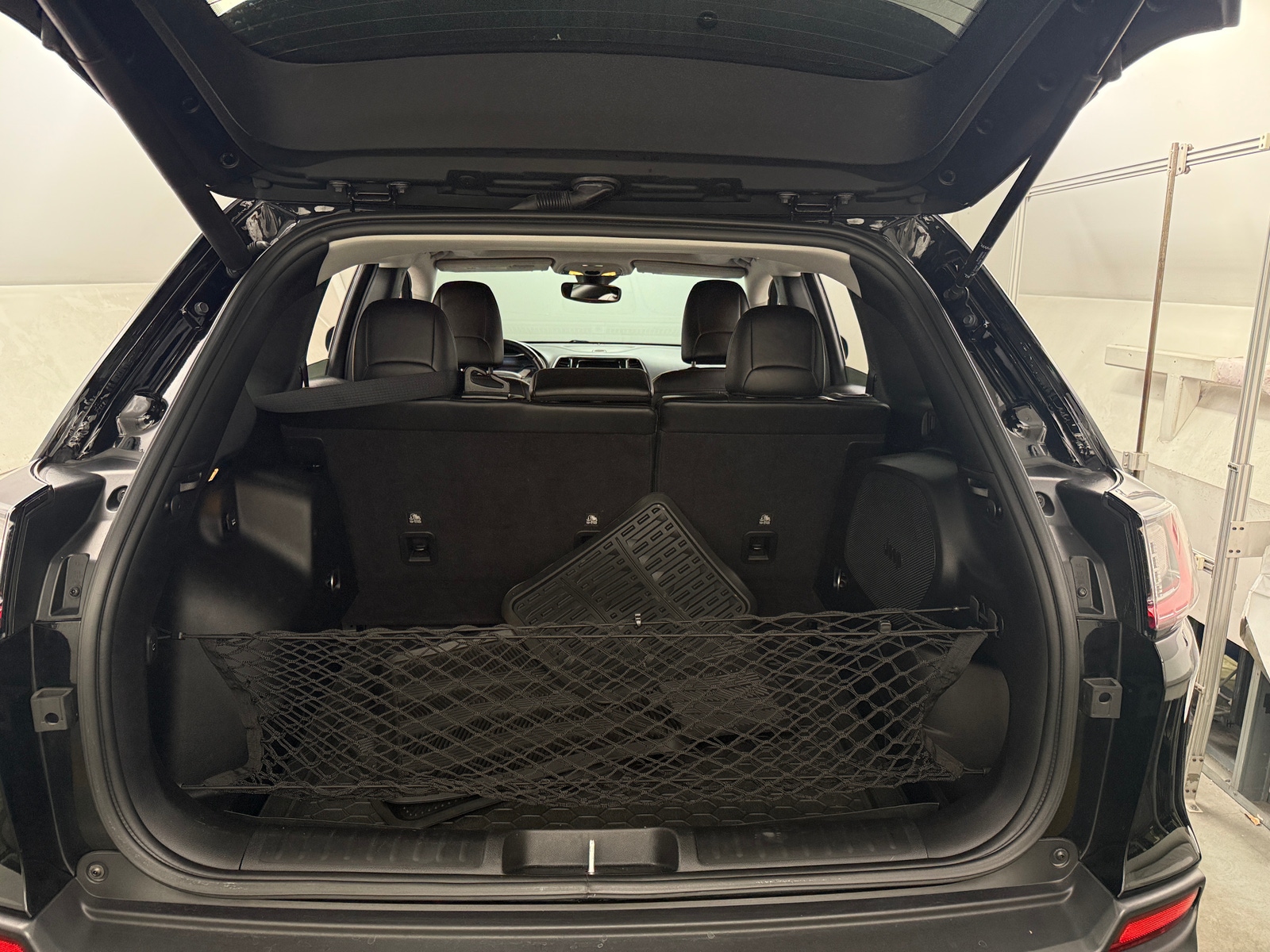 Thumbnail: 2021 Jeep Cherokee - 6