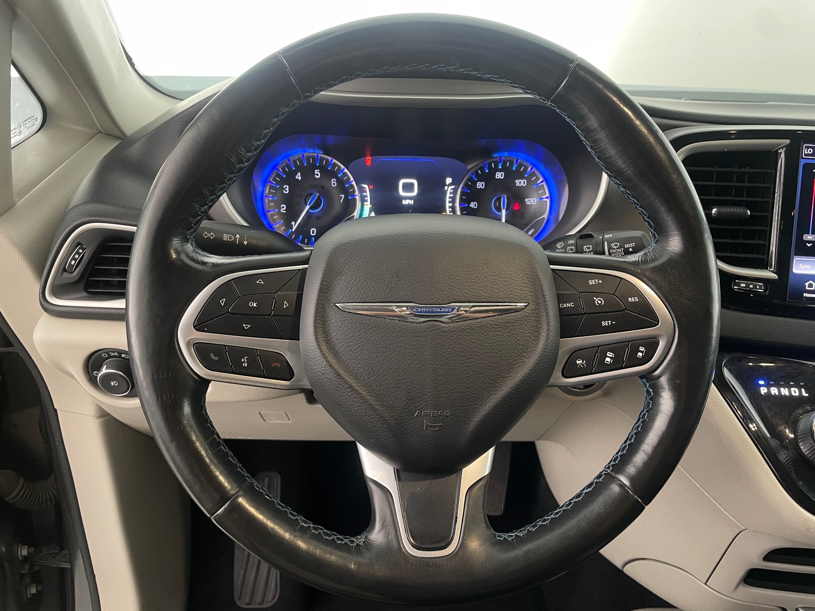 Thumbnail: 2021 Chrysler Pacifica - 4