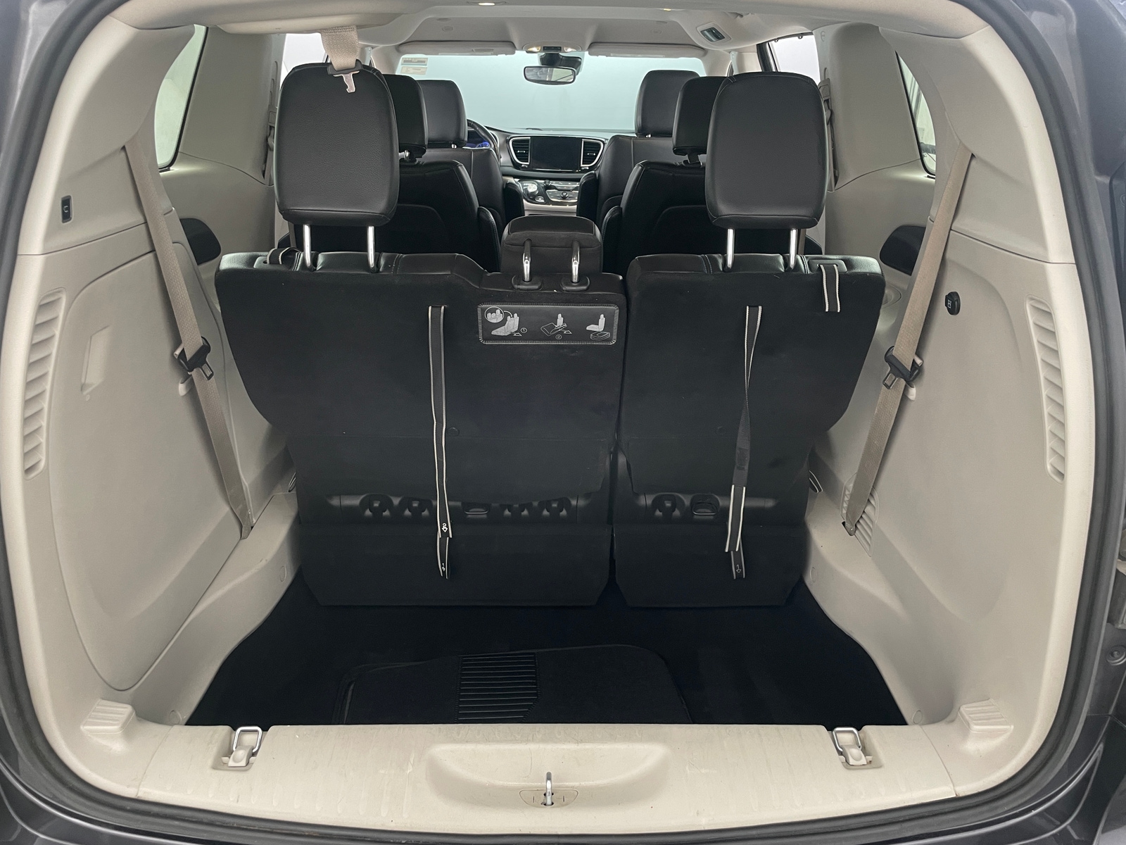 Thumbnail: 2021 Chrysler Pacifica - 6
