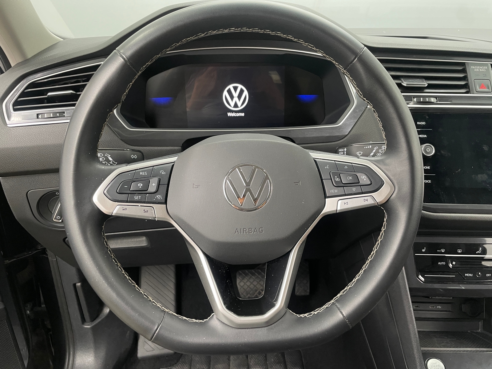 Thumbnail: 2024 Volkswagen Tiguan - 4