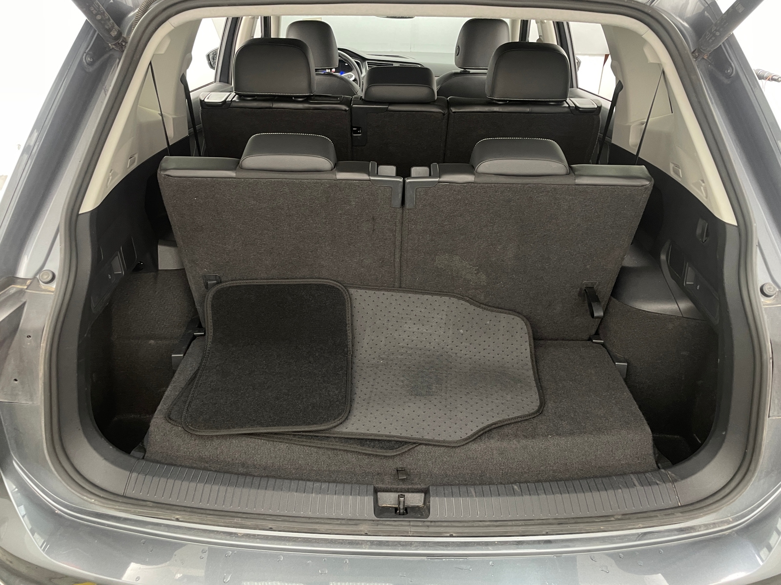 Thumbnail: 2024 Volkswagen Tiguan - 6