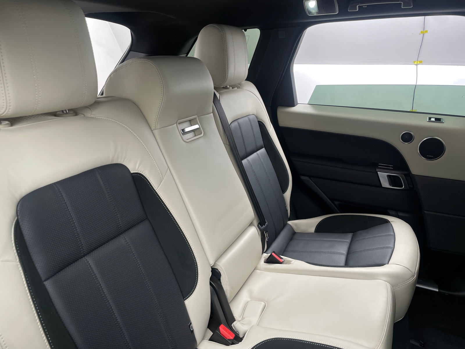 Thumbnail: 2022 Land Rover Range Rover Sport - 5
