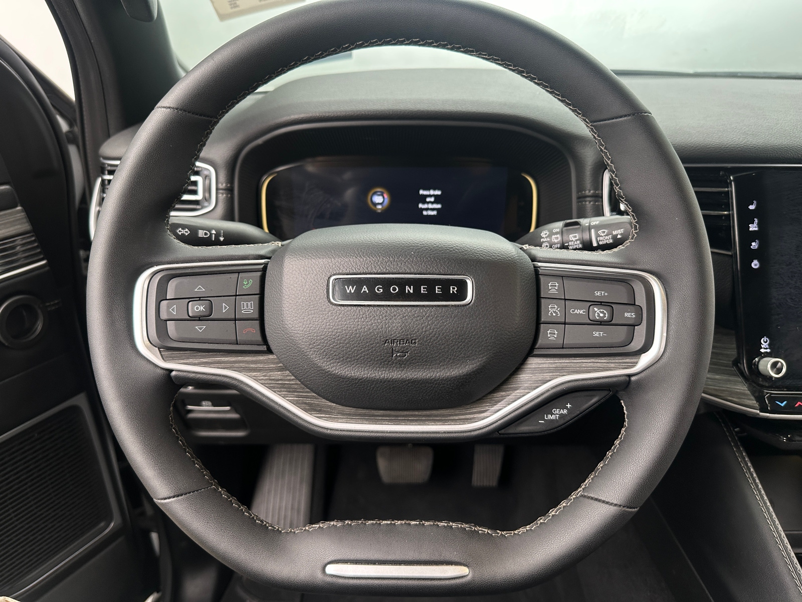 Thumbnail: 2024 Jeep Wagoneer - 4