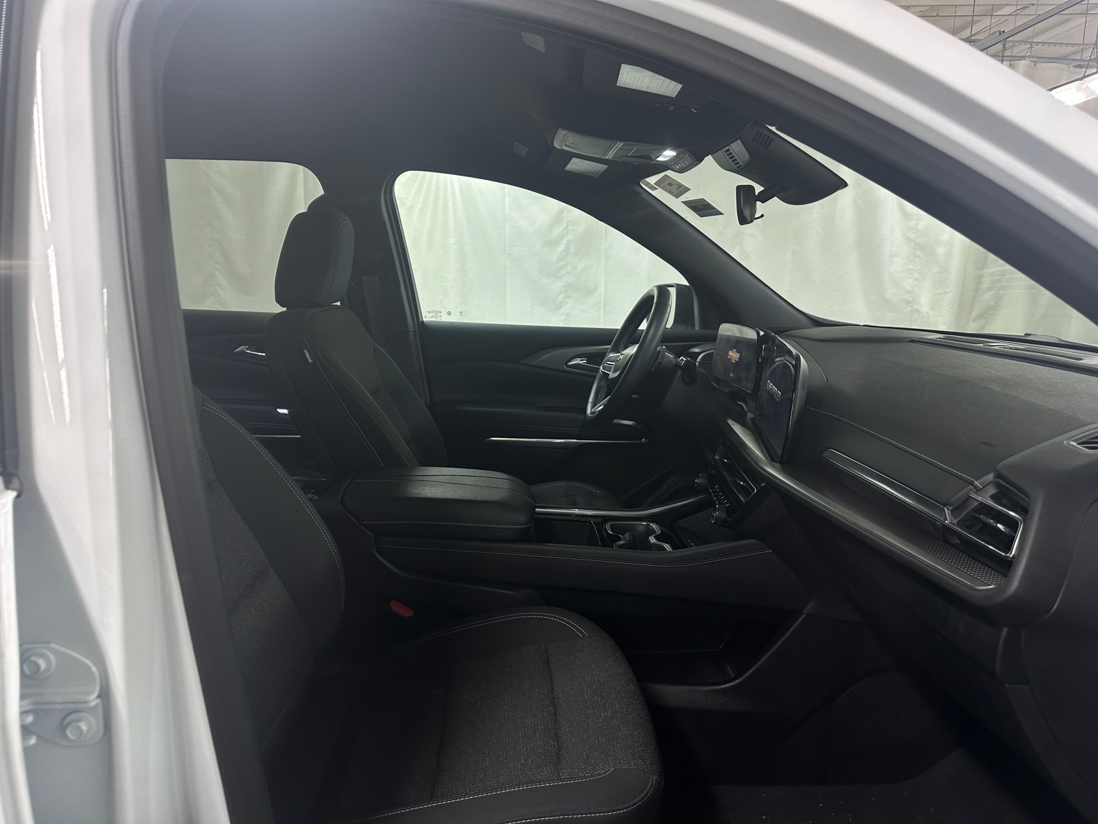 Thumbnail: 2025 Chevrolet Traverse - 2