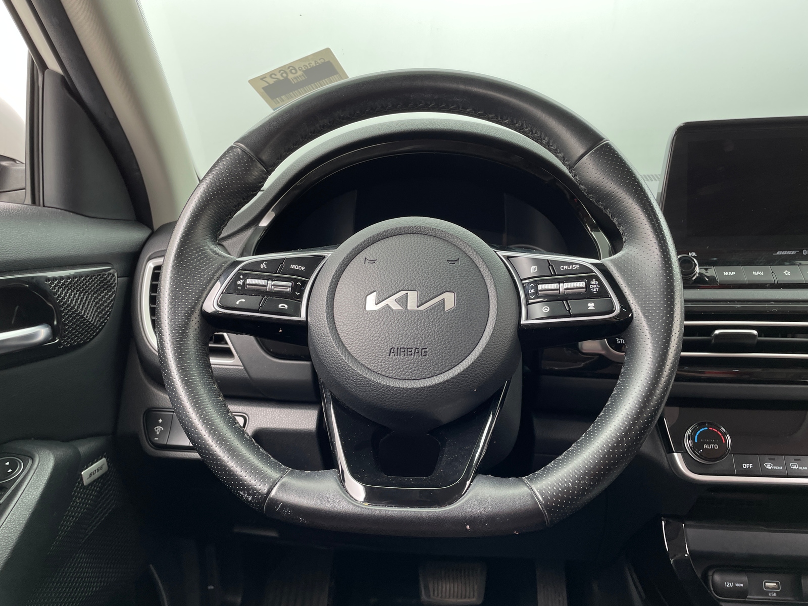 Thumbnail: 2022 Kia Seltos - 4