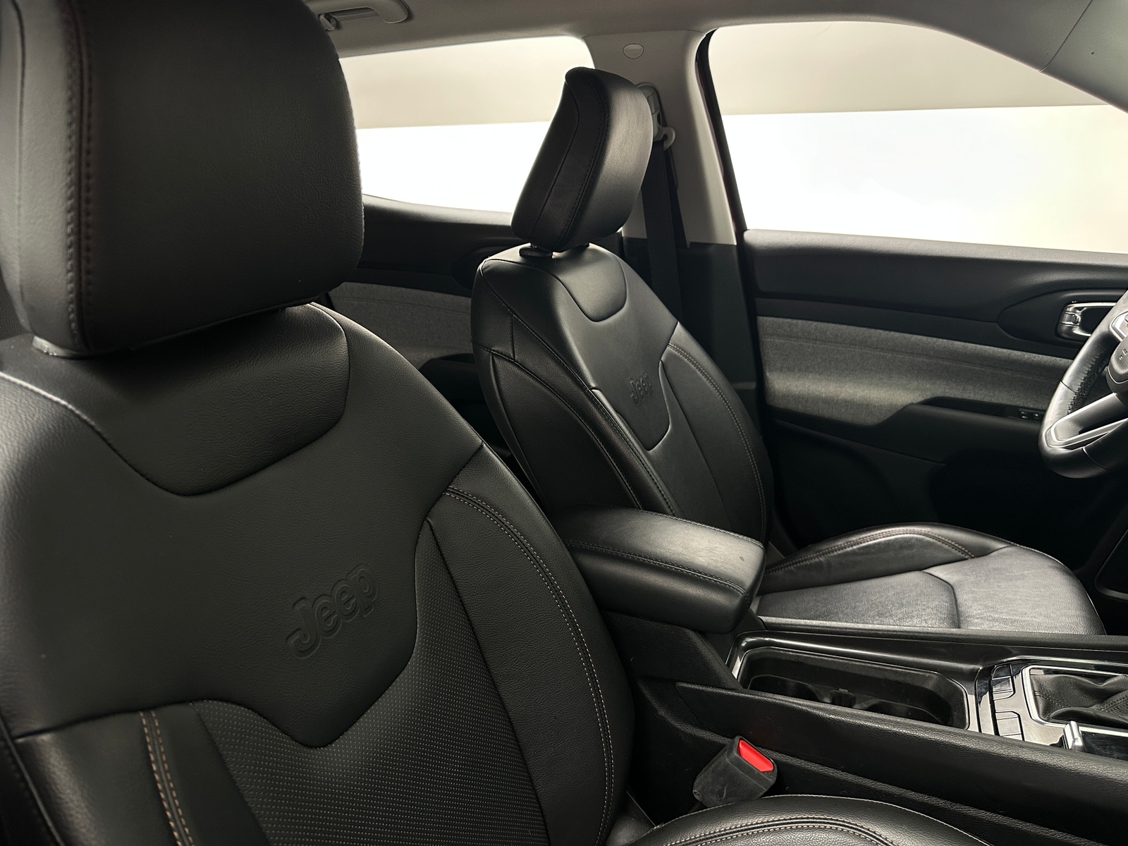 Thumbnail: 2022 Jeep Compass - 2