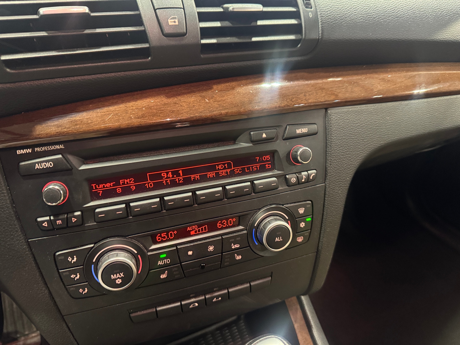 Thumbnail: 2010 BMW 1 Series - 3
