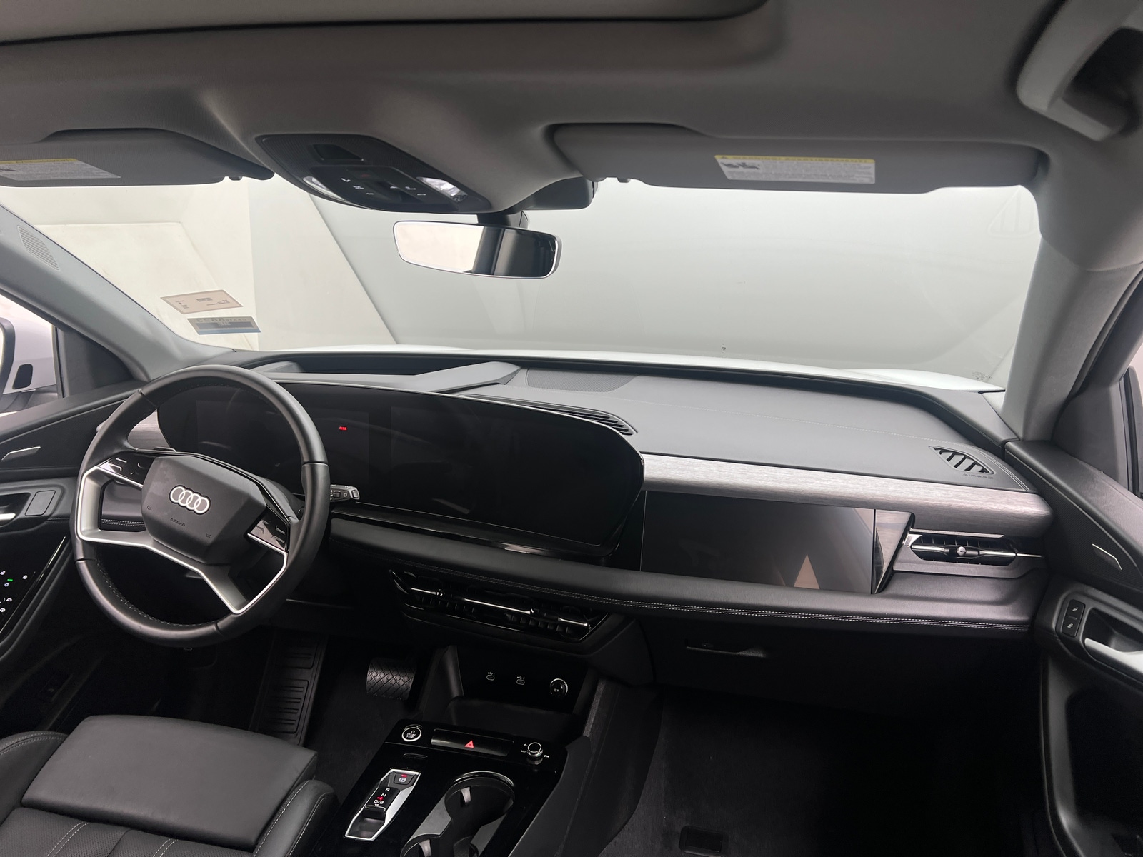 Thumbnail: 2025 Audi Q6 e-tron - 3