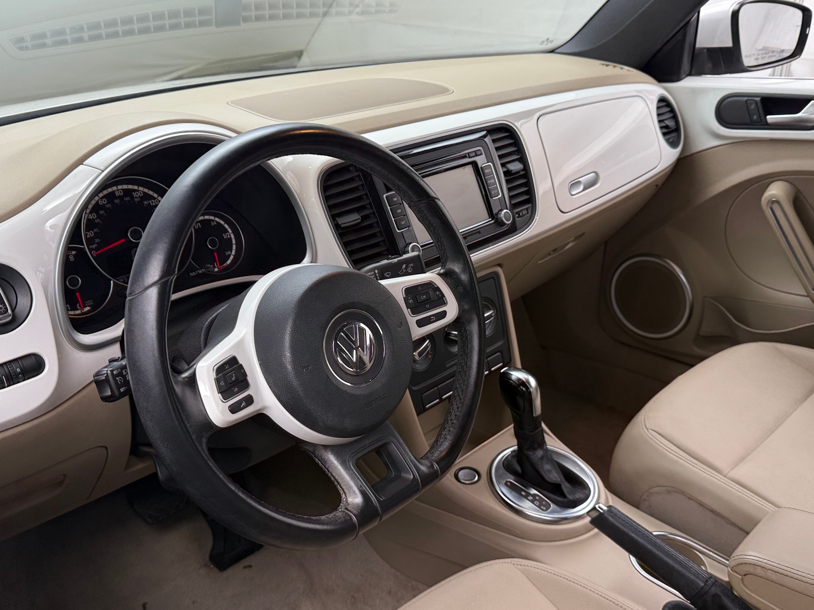 Thumbnail: 2013 Volkswagen Beetle - 4