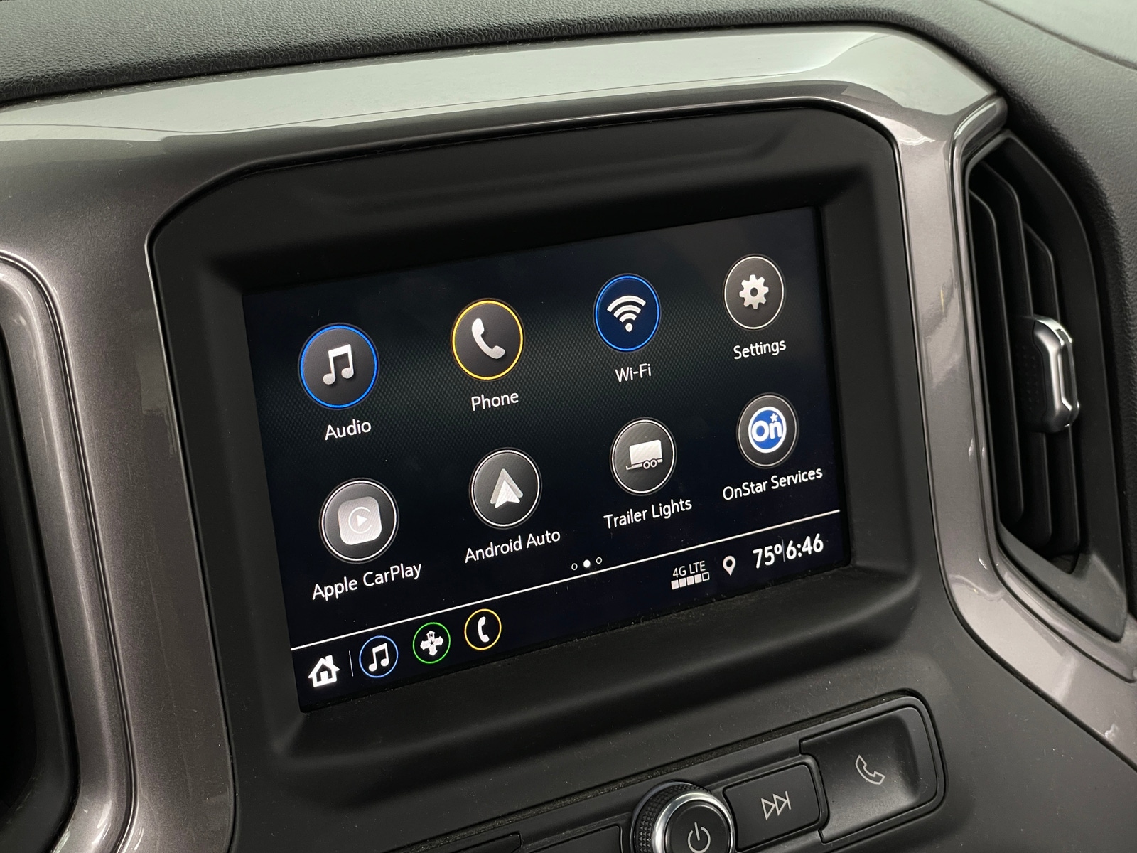 Thumbnail: 2022 Chevrolet Silverado 2500 - 4