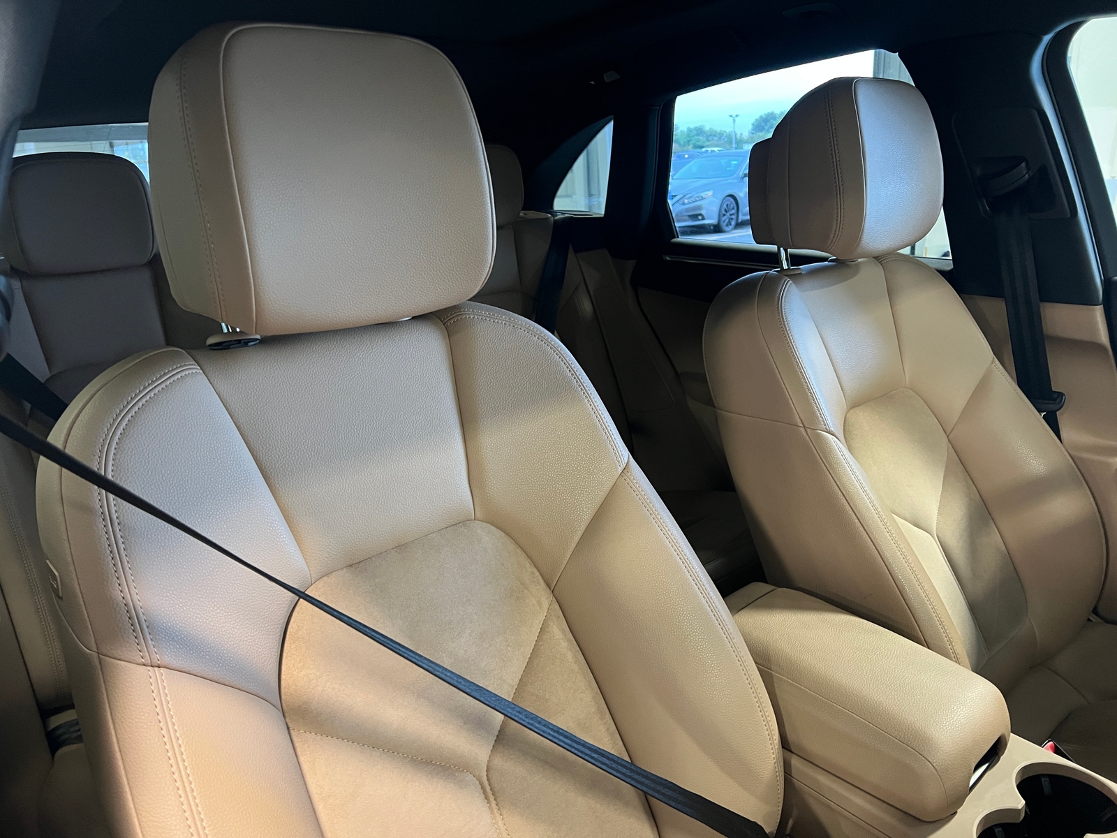 Thumbnail: 2021 Porsche Macan - 2