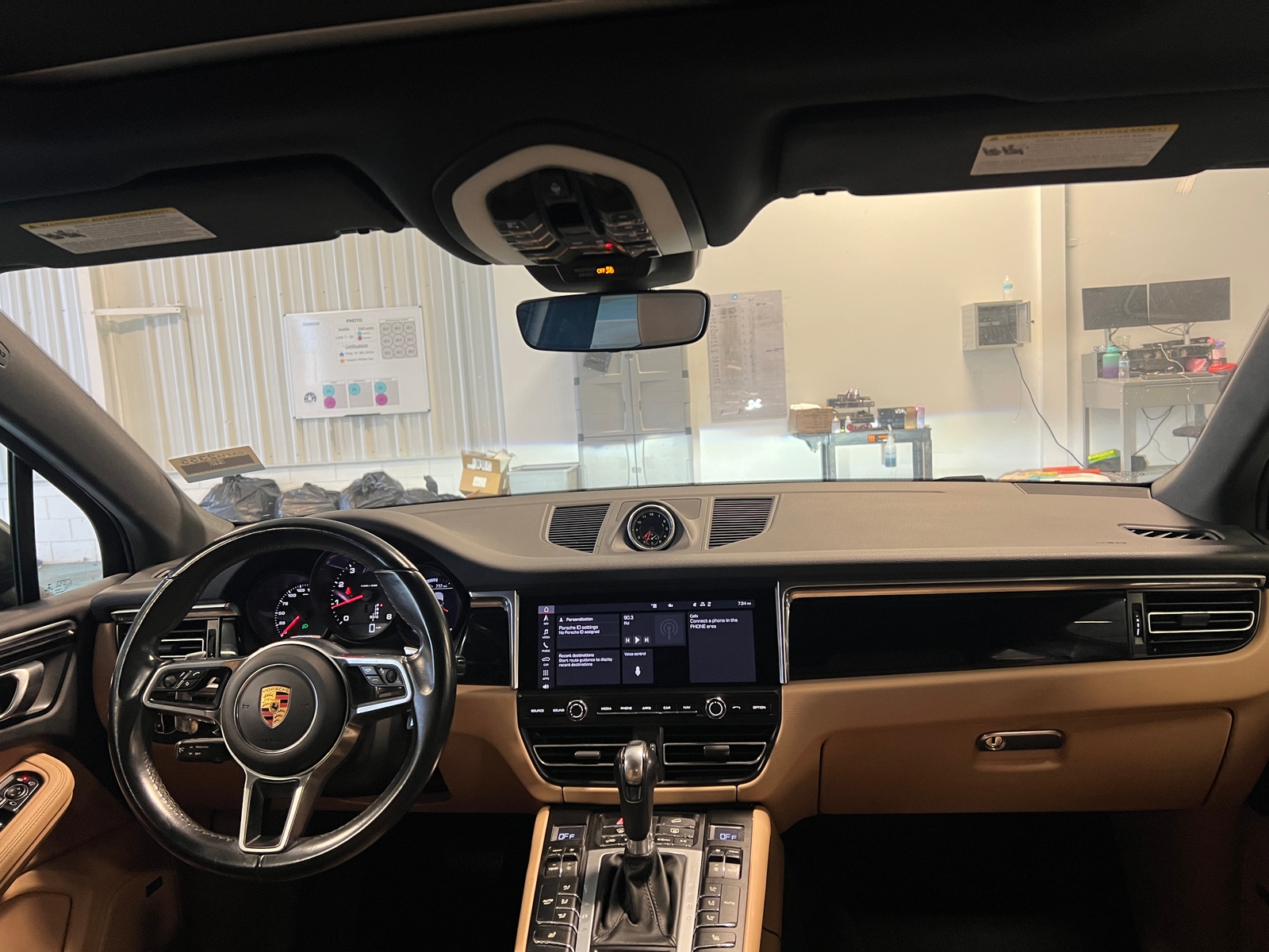 Thumbnail: 2021 Porsche Macan - 3