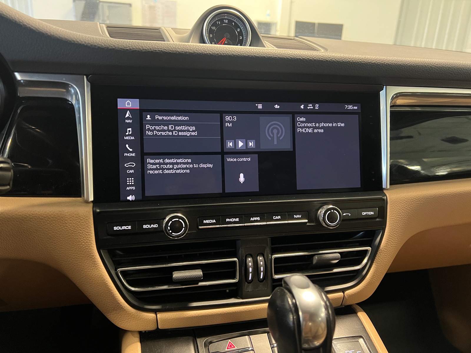 Thumbnail: 2021 Porsche Macan - 4