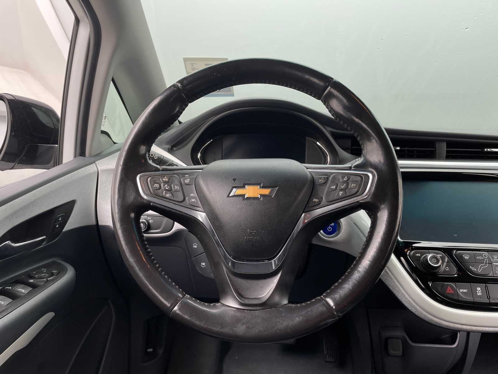 Thumbnail: 2020 Chevrolet Bolt EV - 4