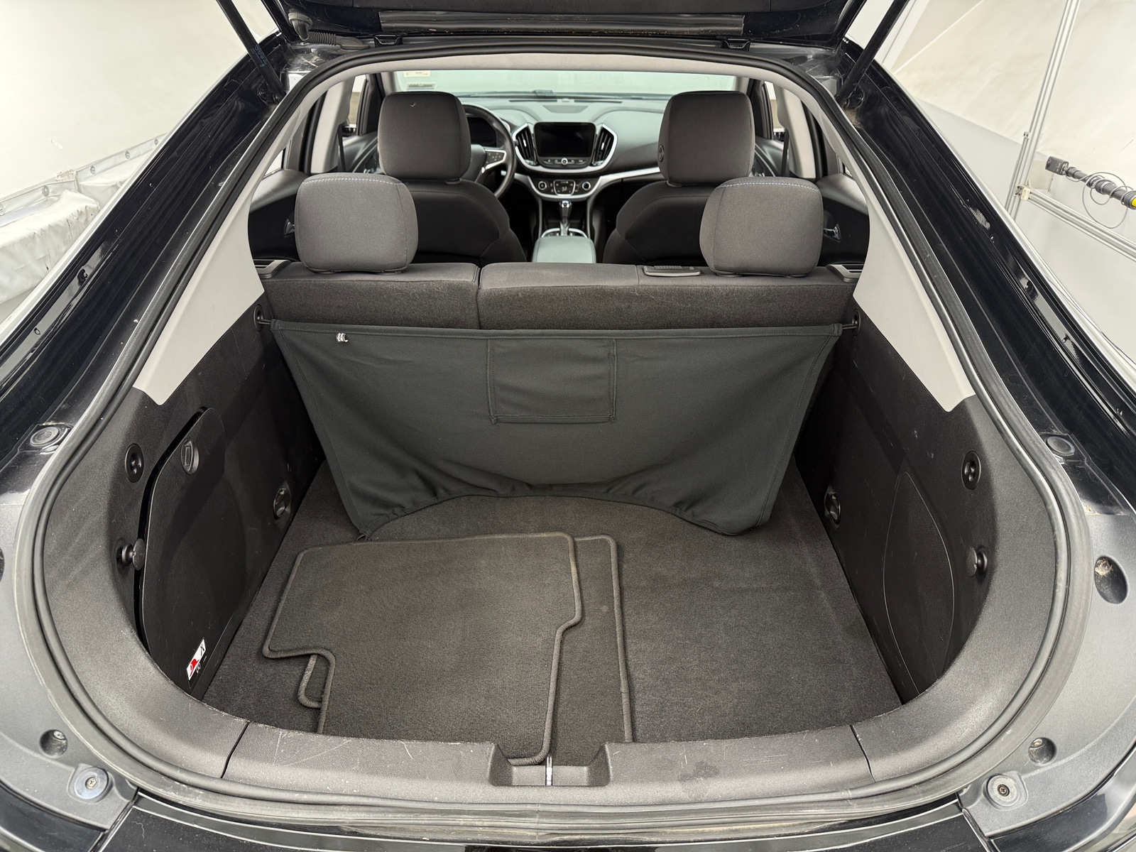 Thumbnail: 2017 Chevrolet Volt - 7