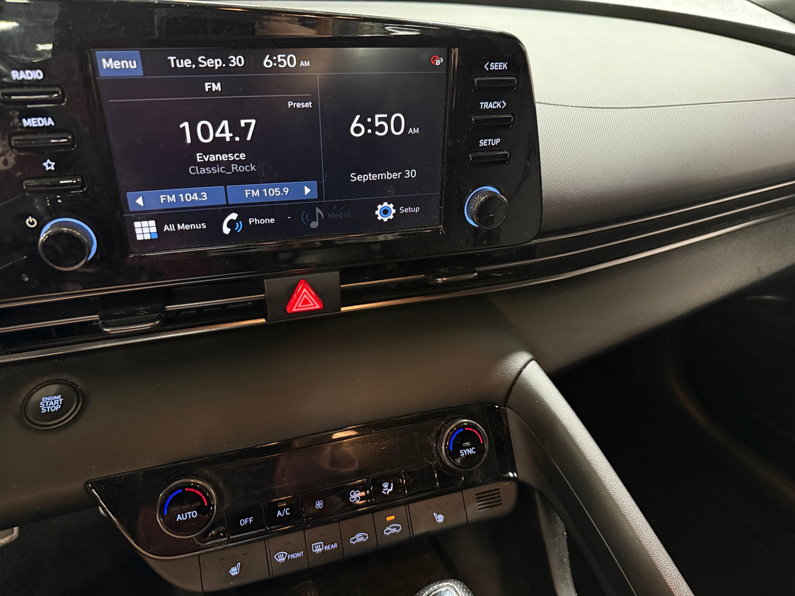Thumbnail: 2022 Hyundai Elantra - 4