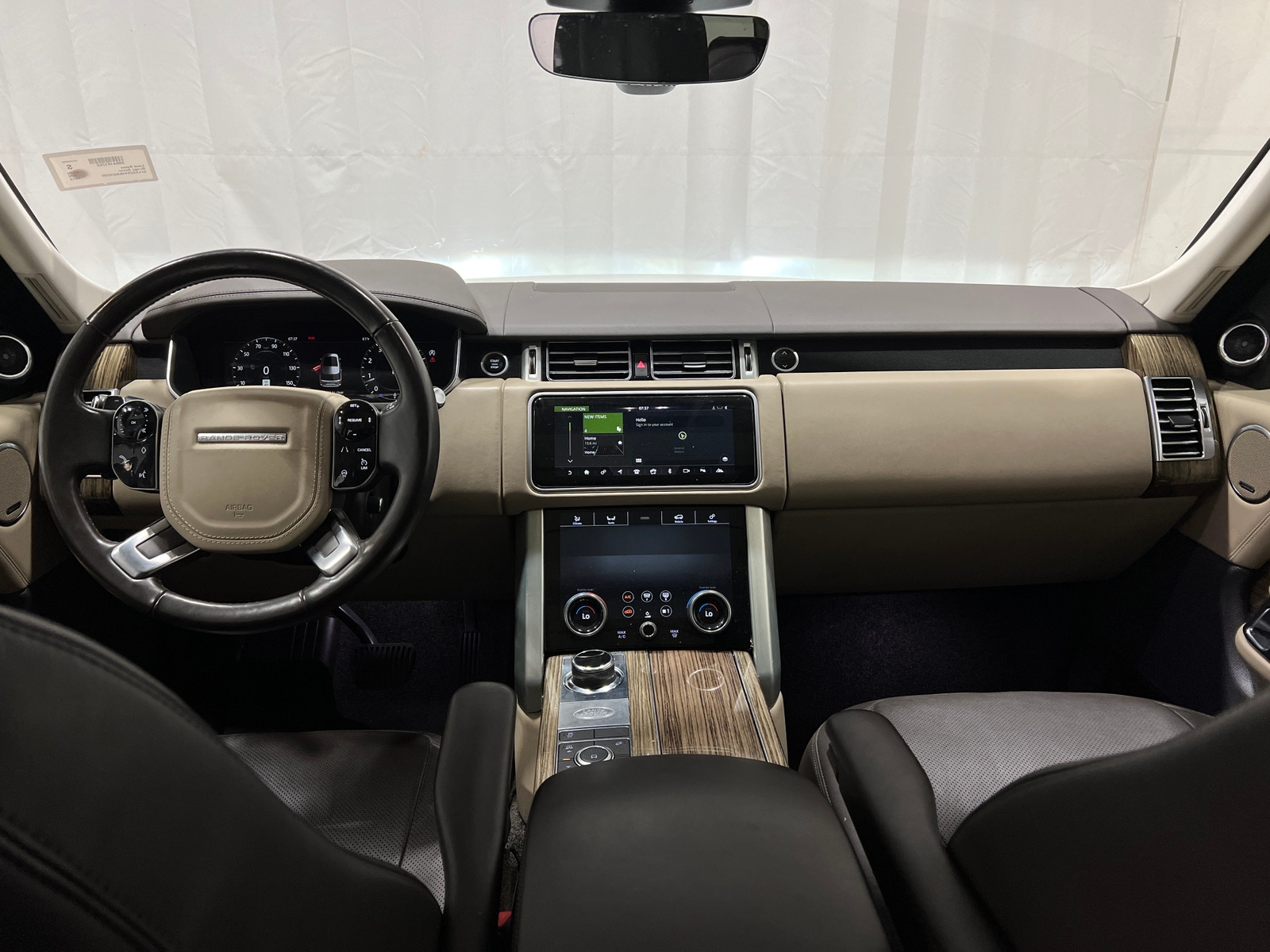Thumbnail: 2019 Land Rover Range Rover - 2