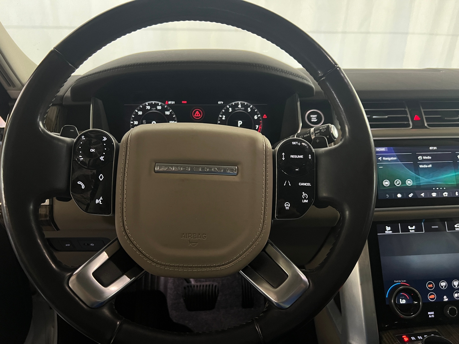 Thumbnail: 2019 Land Rover Range Rover - 4