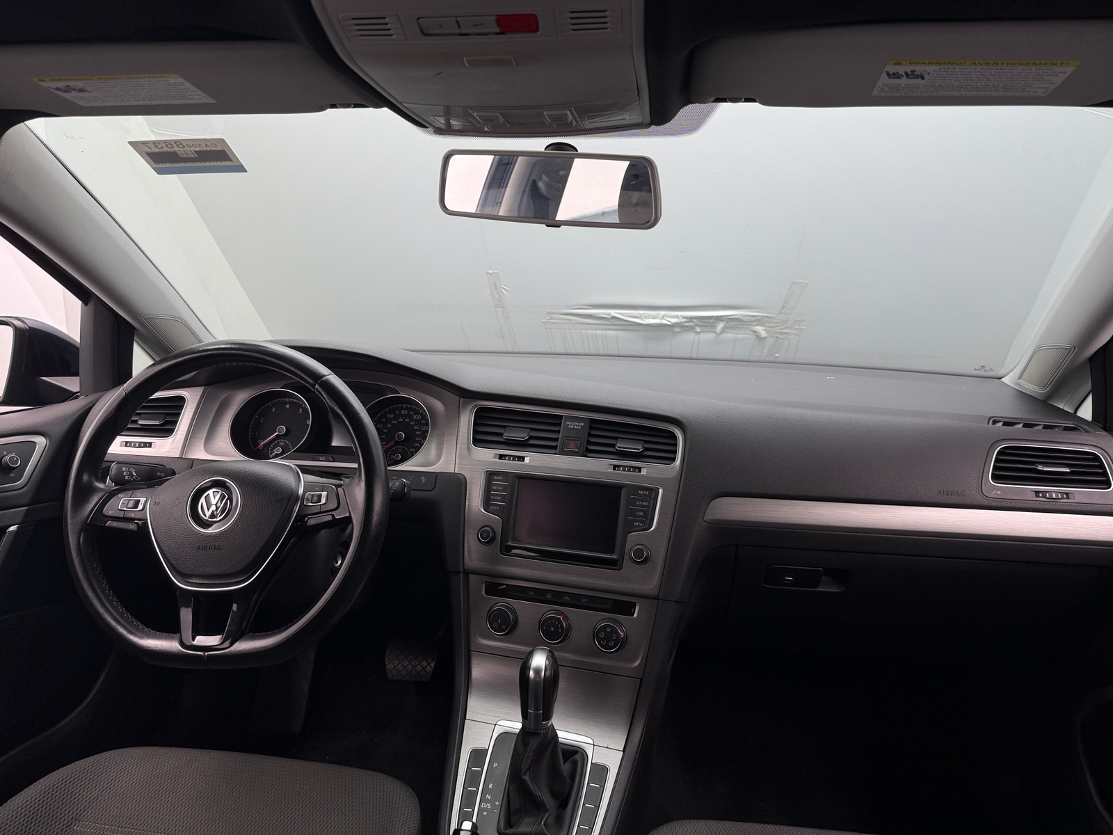 Thumbnail: 2016 Volkswagen e-Golf - 3