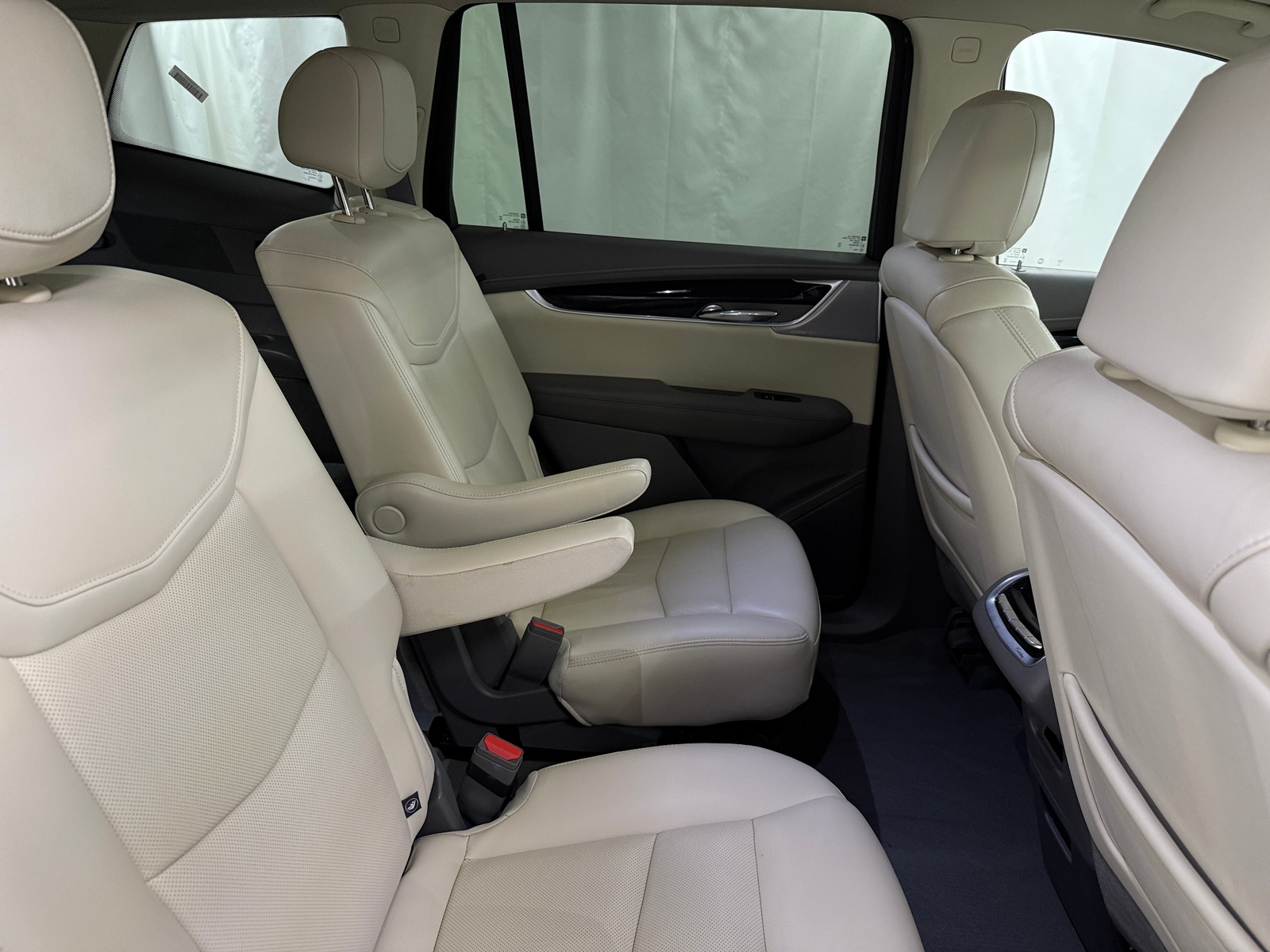 Thumbnail: 2025 Cadillac XT6 - 5