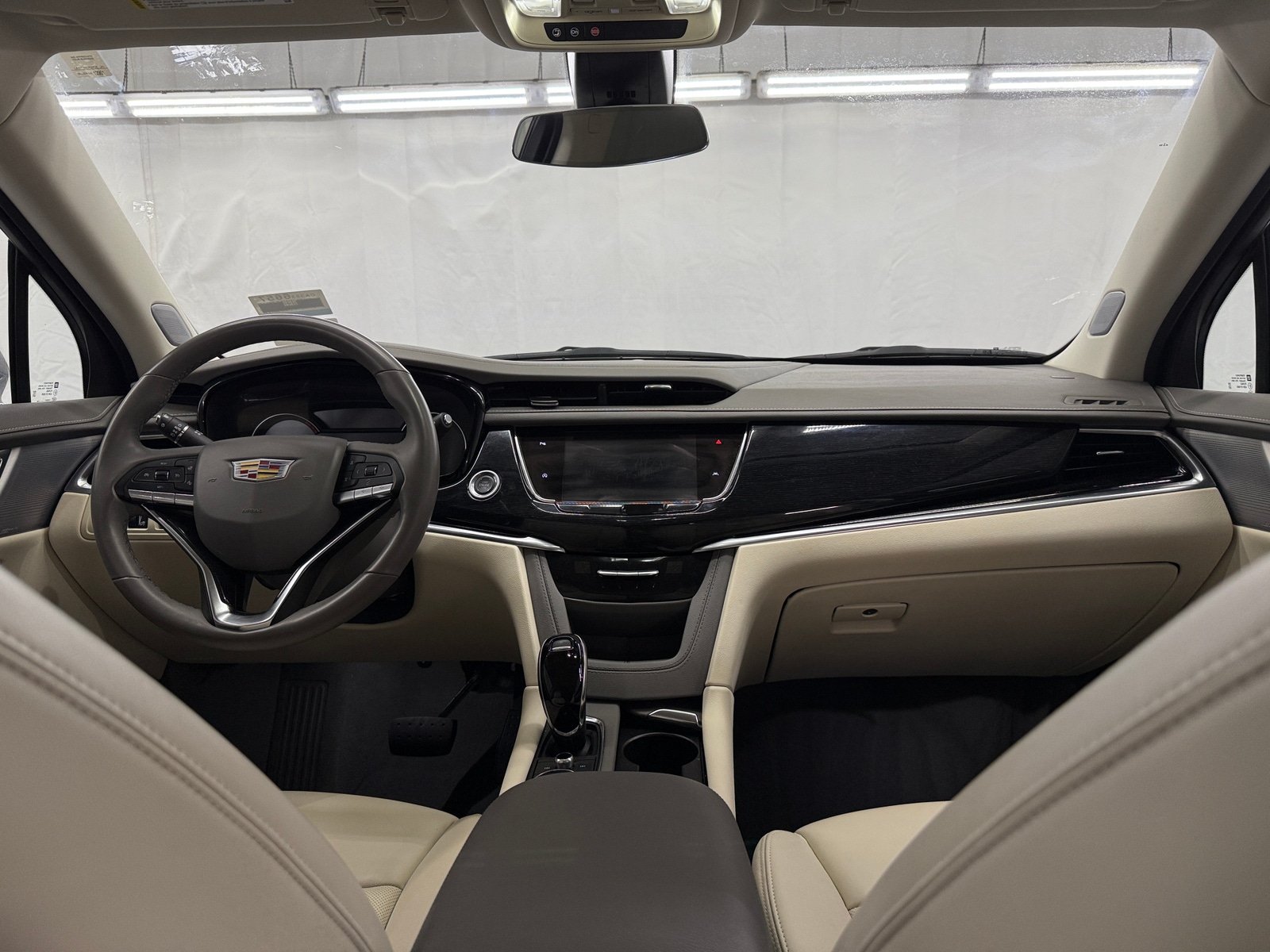 Thumbnail: 2025 Cadillac XT6 - 2