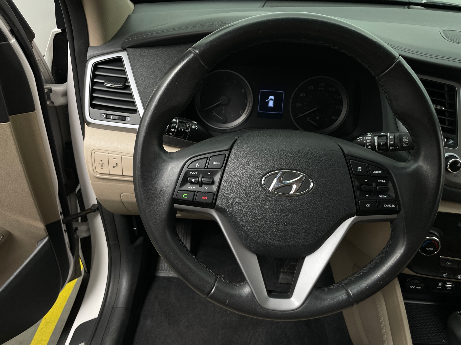 Thumbnail: 2017 Hyundai Tucson - 4