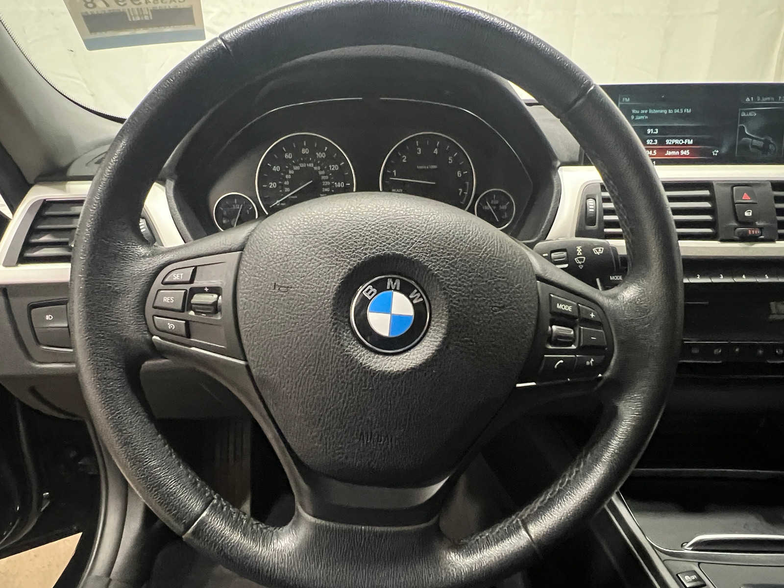 Thumbnail: 2017 BMW 3 Series - 4