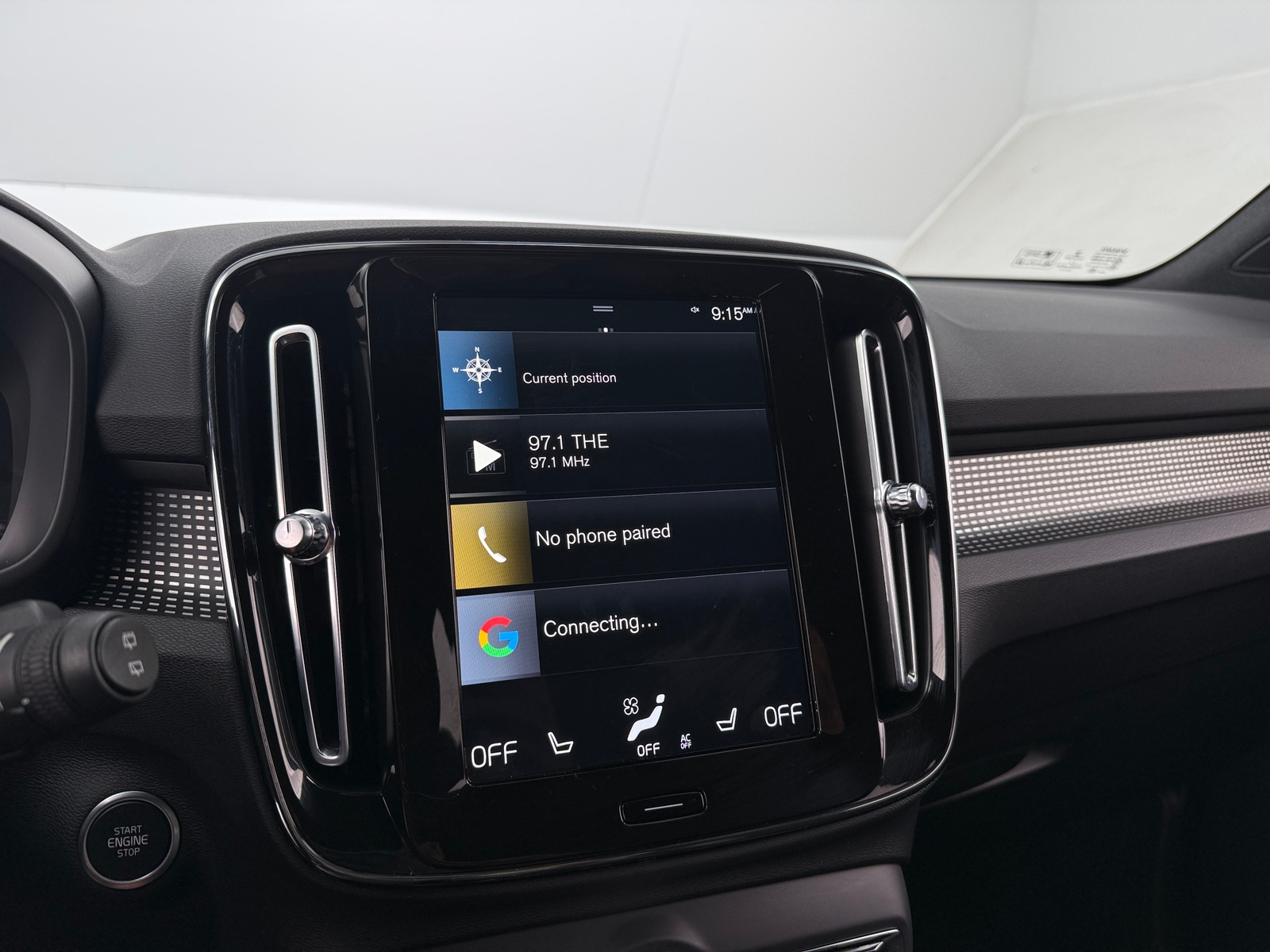 Thumbnail: 2022 Volvo XC40 - 3