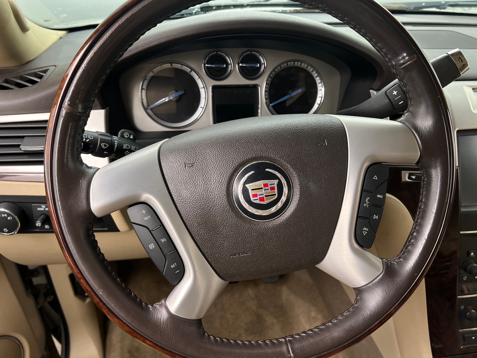 Thumbnail: 2011 Cadillac Escalade - 4