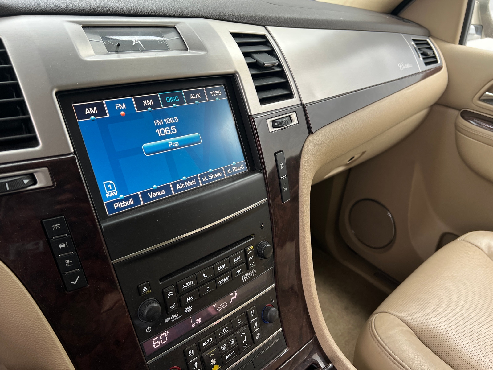 Thumbnail: 2011 Cadillac Escalade - 3