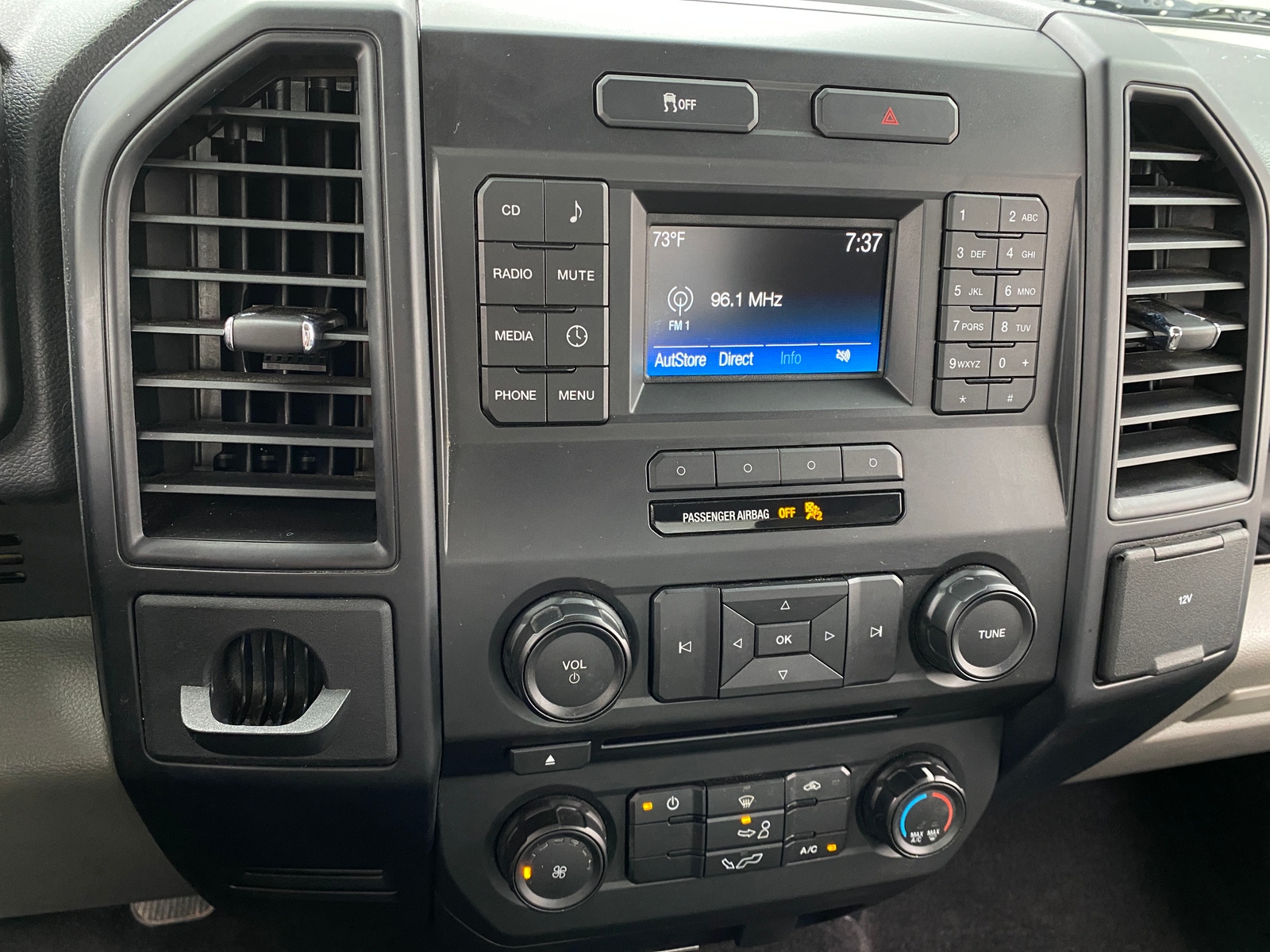 Thumbnail: 2016 Ford Econoline - 4