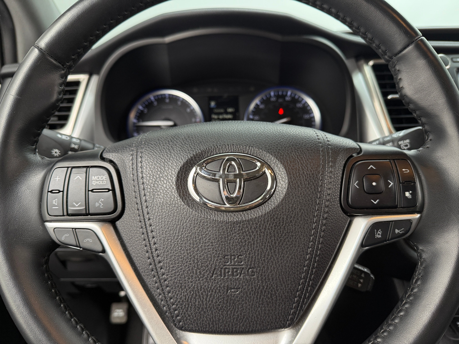 Thumbnail: 2019 Toyota Highlander - 4