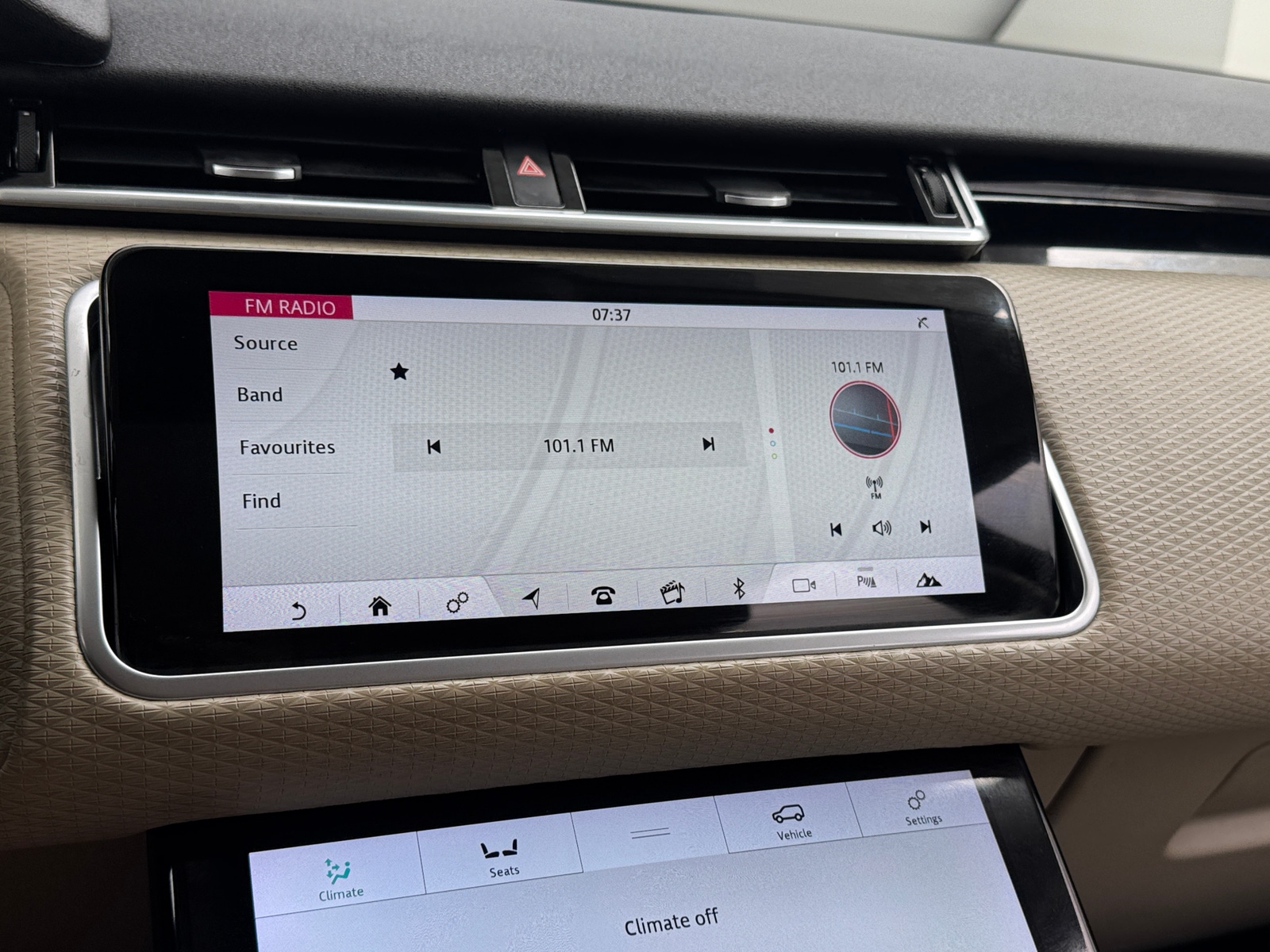 Thumbnail: 2019 Land Rover Range Rover Velar - 3