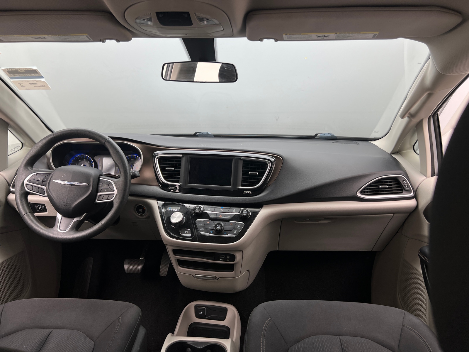 Thumbnail: 2018 Chrysler Pacifica - 3