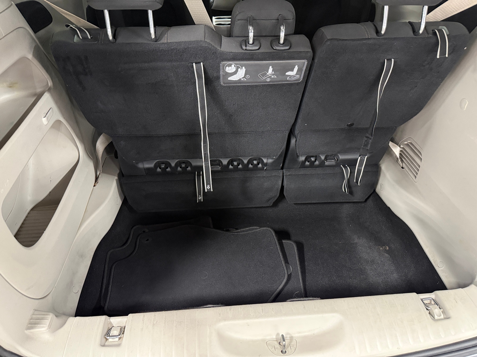 Thumbnail: 2018 Chrysler Pacifica - 7